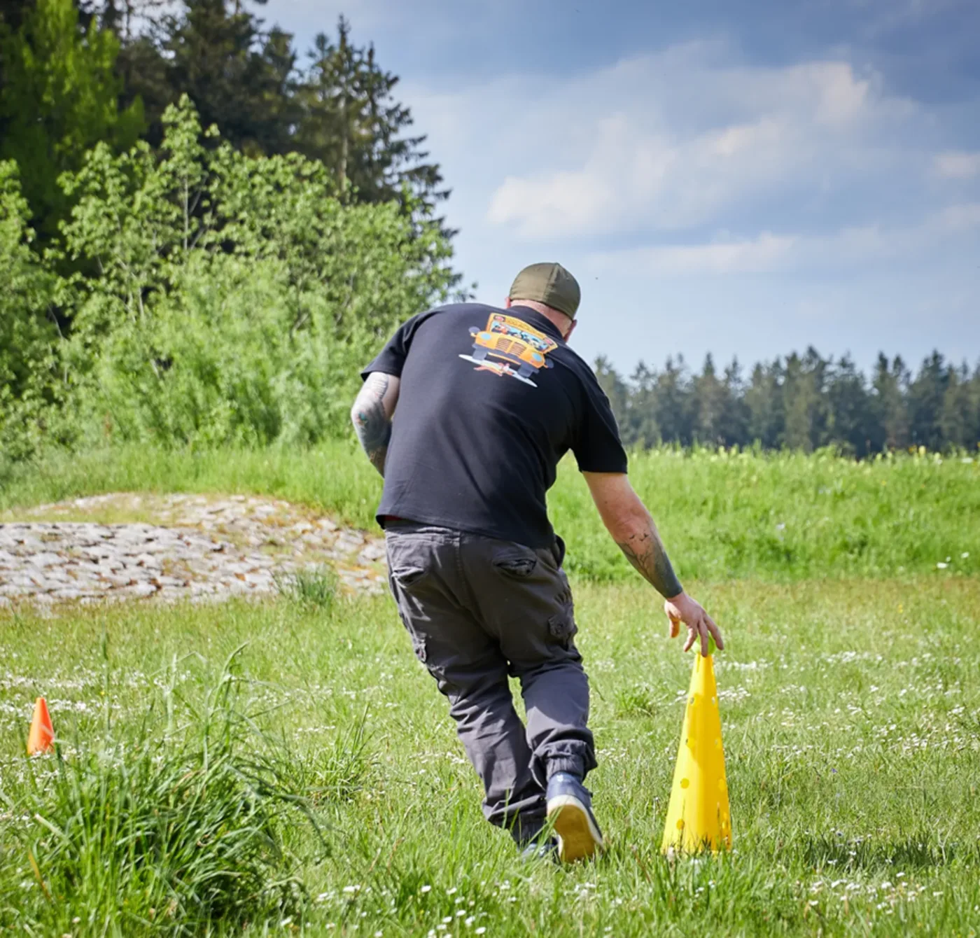 Gruppentraining mit Pylonen